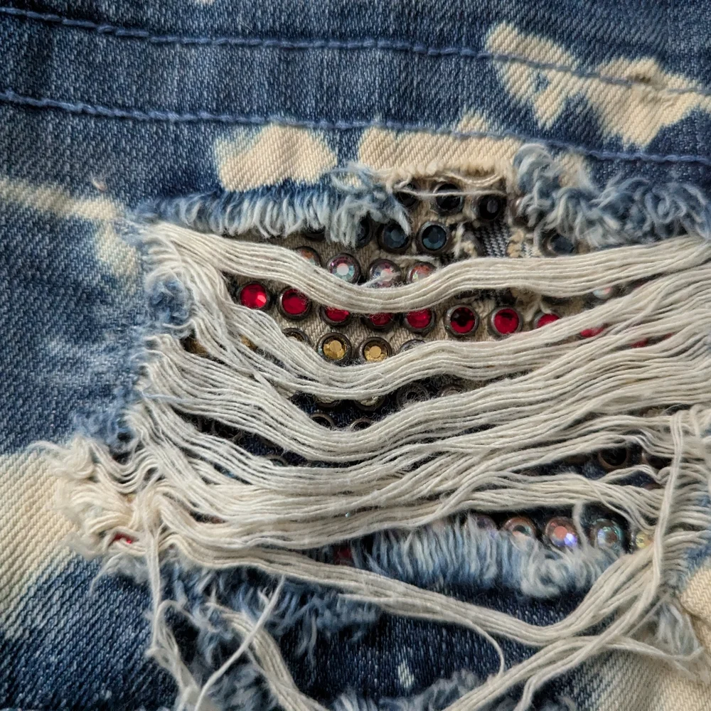 Robins Jean Shorts Womens Size 30 Blue Distressed Gypsy Jeweled Raw Hem Cut Off - Picture 14 of 15